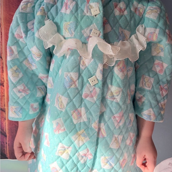 Vintage Girls Robe with Ruffle Collar - Picture 2 of 7